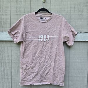 Taylor Swift Pink 1989 Taylor's Version Graphic Short Sleeve T-Shirt Medium
